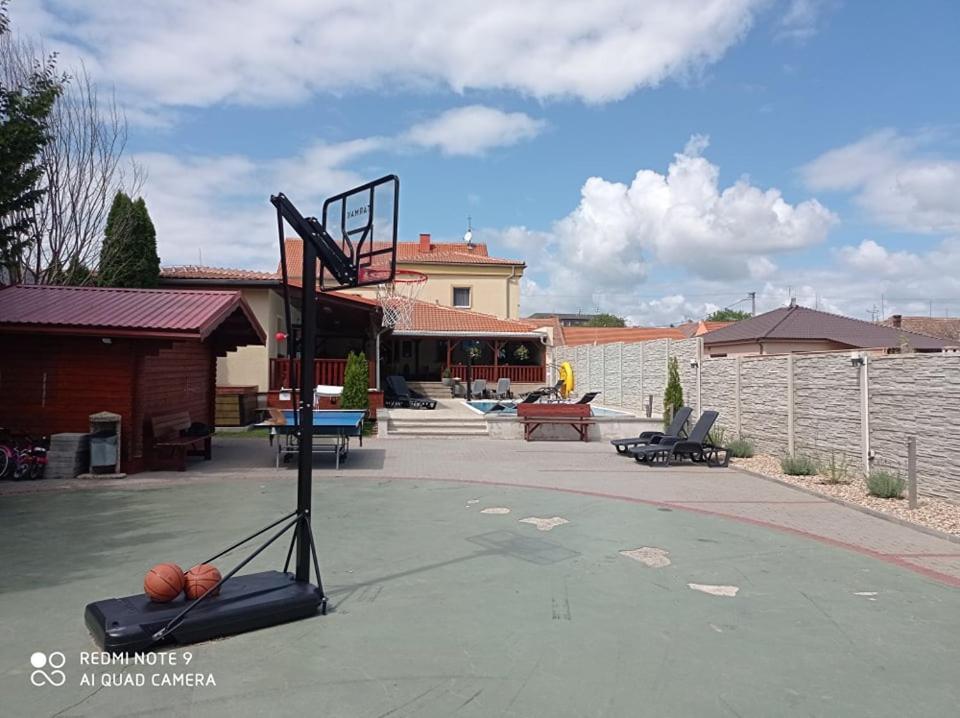 Zaječí Penzion Zajecak מראה חיצוני תמונה